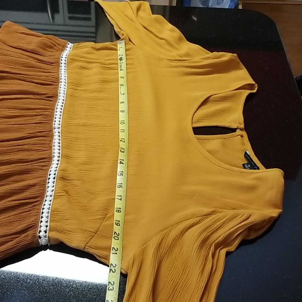NWOT Signature Studio Top - Picture 5 of 10